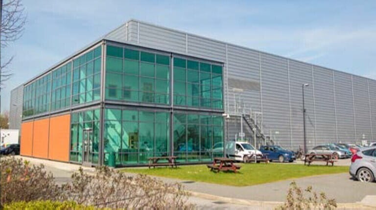 Liverpool (UK)